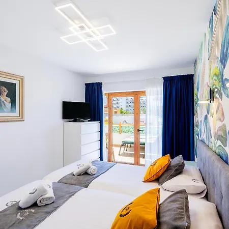 Geranios 110 * Playa de las Américas