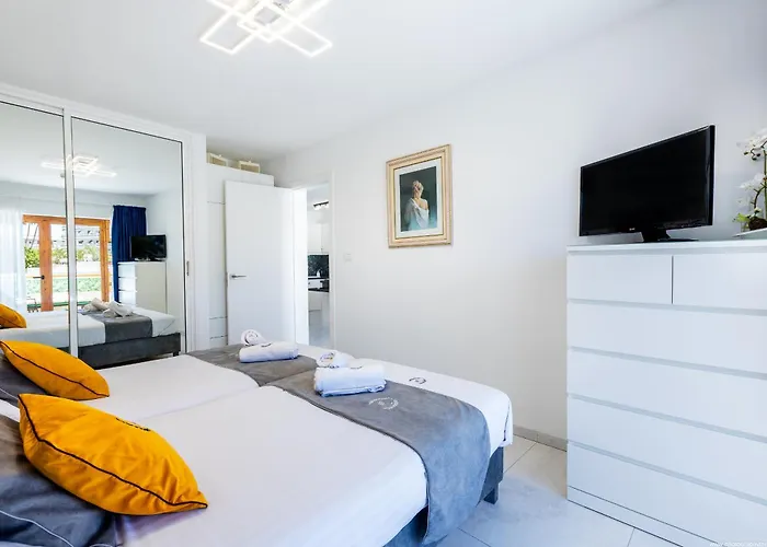 Appartement Geranios 110 *